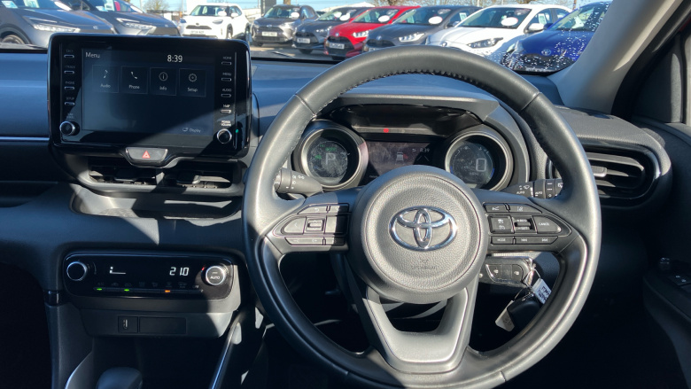 Toyota Yaris 1.5 Hybrid Design 5dr CVT Hybrid Hatchback